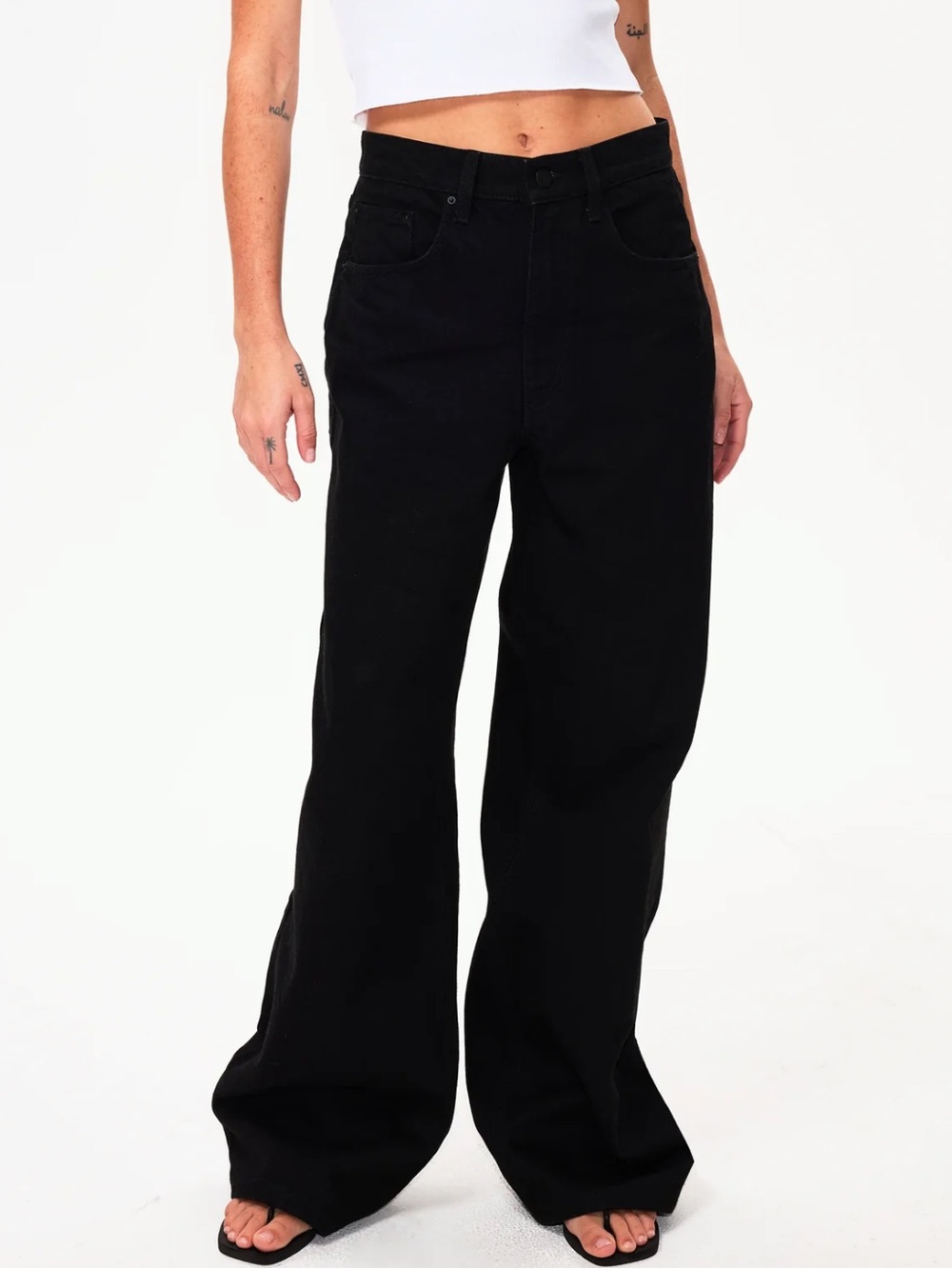 NWT - KHY Classic Low Rise Denim Size 25  - Relaxed Black